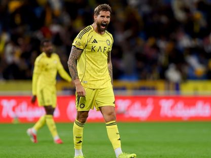 احتفال إنيغو مارتينيز مدافع النصر بتسجيل هدف في مرمى النجمة بالدوري السعودي - 25 فبراير 2026 - X/@AlNassrFC