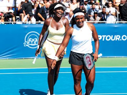 الأميركية فينوس ويليامز مع مواطنتها هيلي بابتيست خلال الفوز بمباراتهما في دور 16 لمنافسات زوجي السيدات في بطولة واشنطن المفتوحة للتنس - 21 يوليو 2025 - X/@mubadalacitidc