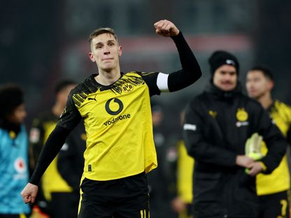 المدافع الألماني نيكو شلوتربيك قائد بوروسيا دورتموند بعد الفوز على يونيون برلين في الدوري الألماني - 24 يناير 2026 - Reuters