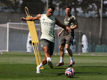 ترينت ألكسندر أرنولد وتشابي ألونسو خلال تدريب لريال مدريد - 13 يونيو 2025 - realmadrid.com