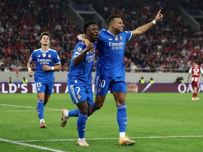 كيليان مبابي مهاجم ريال مدريد يحتفل بهدفه الرابع في شباك أولمبياكوس اليوناني - 26 نوفمبر 2025 - REUTERS