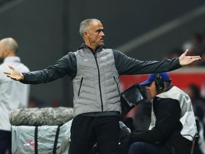 لويس إنريكي مدرب باريس سان جيرمان خلال مباراة ليل بالدوري الفرنسي - 5 أكتوبر 2025 - Reuters
