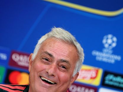 جوزيه مورينيو يبتسم في مؤتمر صحفي قبل مباراة ريال مدريد وإنتر ميلان - 7 سبتمبر 2026 - Reuters