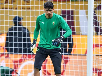 المغربي ياسين بونو خلال فترة الإحماء في نهائي كأس أمم إفريقيا 2025 بين المغرب والسنغال - 18 يناير 2026 - X/@EnMaroc