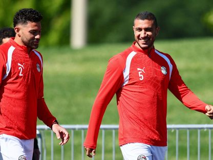 ثنائي دفاع مصر رامي ربيعة وياسر إبراهيم في التدريبات التحضيرية لمباراة بلجيكا في كأس العالم 2026 - reuters
