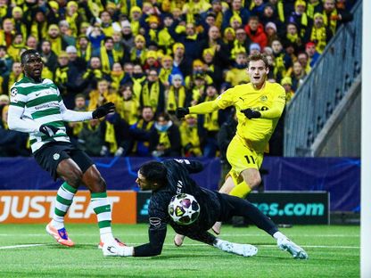 أولي ديدريك بلومبرغ أثناء تسجيل هدف بودو غليمت الثاني ضد سبورتينغ لشبونة بدوري أبطال أوروبا - 11 مارس 2026 - Reuters