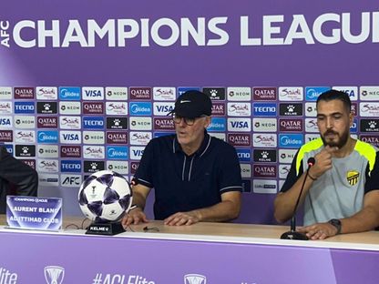 مدرب الاتحاد السعودي لوران بلان خلال مؤتمر صحافي بعد مواجهة الوحدة الإماراتي بدوري أبطال آسيا للنخبة - 15 سبتمبر 2025 - aawsat_spt/x