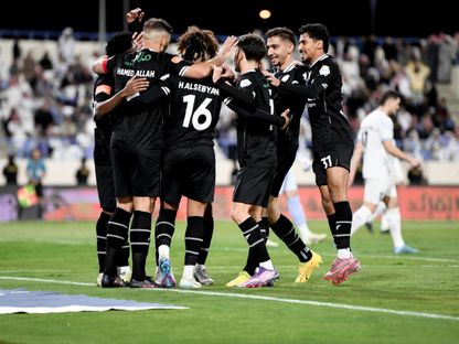 احتفال لاعبي الشباب بتسجيل هدف في مرمى الأخدود بالدوري السعودي - 23 نوفمبر 2025 - X/@AlShababSaudiFC