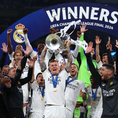 توني كروس يرد ساخراً على أوبي ميكيل.. لماذا لم تلعب في ريال مدريد؟