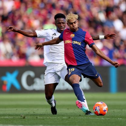 كلاسيكو لـ10 سنوات.. تشكيلة برشلونة وريال مدريد الأصغر في الليغا