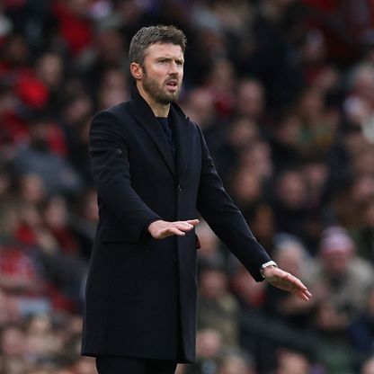 كاريك يرفض المبالغة في الاحتفال بفوز يونايتد على سيتي