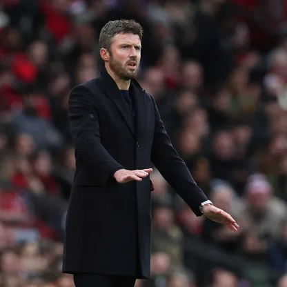 مايكل كاريك مدرب مانشستر يونايتد خلال مباراة مانشستر سيتي في الدوري الإنجليزي الممتاز - 17 يناير 2026