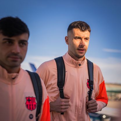 ضباب كثيف يؤخر رحلة برشلونة إلى إشبيلية لمواجهة ريال بيتيس