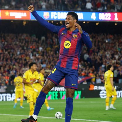 أسطورة مانشستر يونايتد يرفض عودة راشفورد من برشلونة