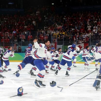 الولايات المتحدة تحقق ذهبية هوكي الجليد بعد غياب 46 عاماً