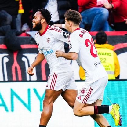 إشبيلية يستعيد زخمه المفقود منذ رحيل النصيري برباعية في أوفييدو