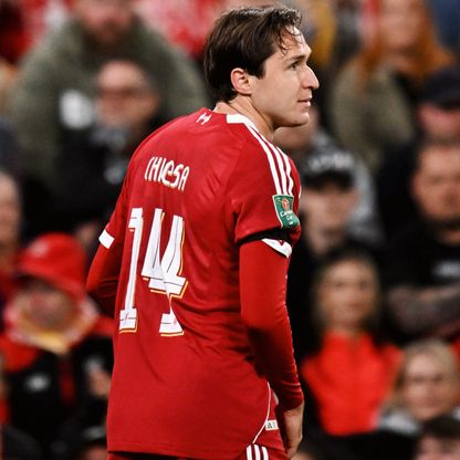 إصابة خطيرة تفتح الباب أمام تسجيل كييزا في قائمة ليفربول الأوروبية