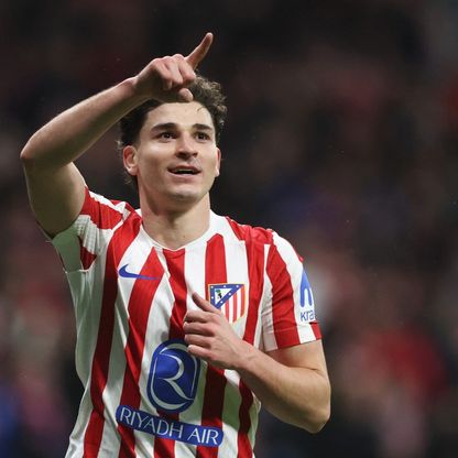 برشلونة يتمسك بصفقة خوليان ألفاريز "مهما كانت الظروف"