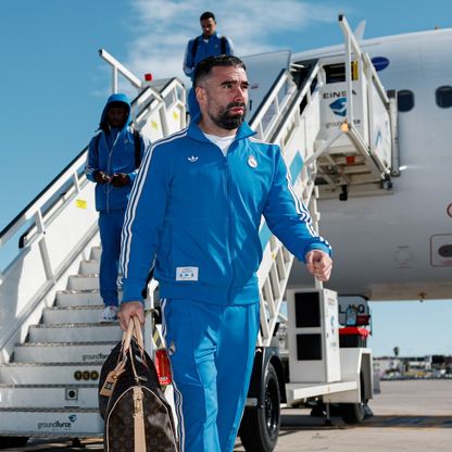 تصفيق كارفاخال لأسباس يثير غضب مشجعي ريال مدريد