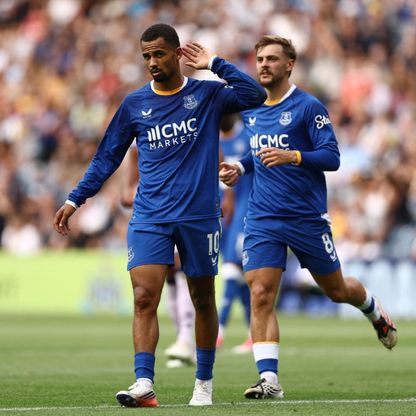 مانشستر سيتي يراقب السنغالي ندياي وإيفرتون يطلب 80 مليون جنيه إسترليني