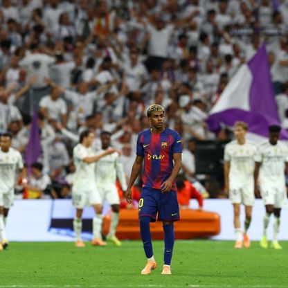 الليغا تستنكر هتافات مسيئة ضد برشلونة وجماهيره في الكلاسيكو