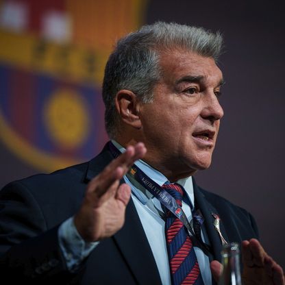 لابورتا في مؤتمر ناري: شعار برشلونة لن يُمس وسنبقى محبوبين من الملايين