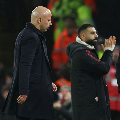 منها التصالح مع محمد صلاح.. 4 خيارات في ليفربول لتعويض غياب إيزاك