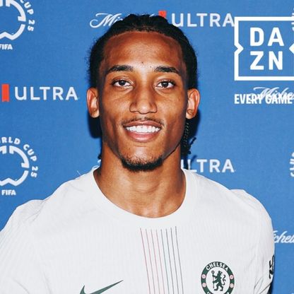 جواو بيدرو يعادل رقم أسطورة ميلان أماريلدو بعد صمود 62 عاماً