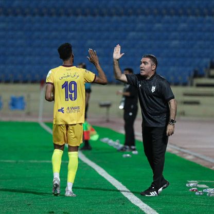 استمرار القادري.. الحزم يجدد ثقته بالمدرب التونسي في دوري روشن