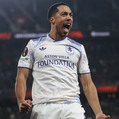 الدوري الأوروبي.. أستون فيلا يفوز على بازل وروما يكتسح سيلتيك