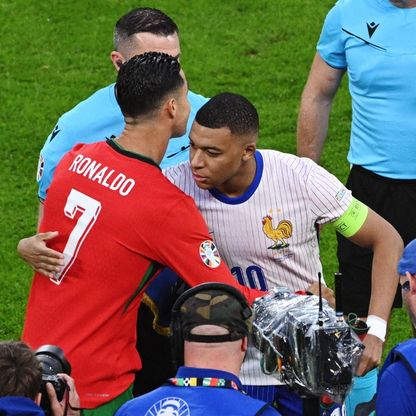 كريستيانو رونالدو يواسي كيليان مبابي: الألقاب ستأتي حتماً إلى ريال مدريد