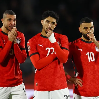لاعبو المنتخب المصري محمد صلاح وعمر مرموش ورامي ربيعة خلال مواجهة نيجيريا في كأس أمم إفريقيا 2025 - 17 يناير 2026