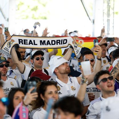 "نيغريرا اقبض أموالك" هتاف مشجعي ريال مدريد ضد برشلونة