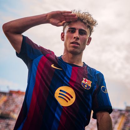 شاهد.. برشلونة يتلاعب بفالنسيا ويحلّق في قمة الدوري الإسباني