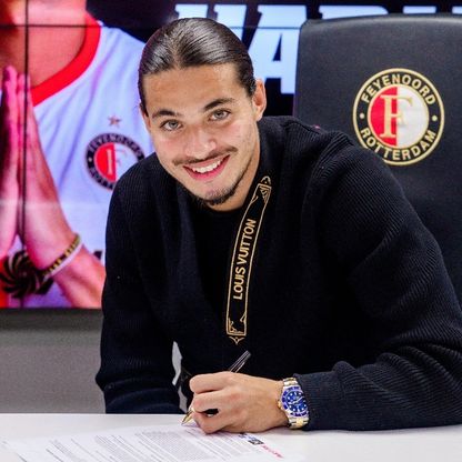 الجزائري حاج موسى يجدد عقده مع فينورد حتى 2030