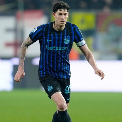 تقرير: باستوني يمنح برشلونة الضوء الأخضر لضمه من إنتر ميلان