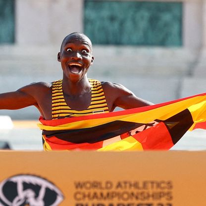 الأوغندي كيبلانغات يفوز بذهبية الماراثون في بطولة العالم