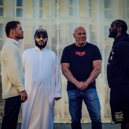 المستشار تركي آل الشيخ يحضر أول مواجهة "Face Off" بين كانيلو وكروفورد