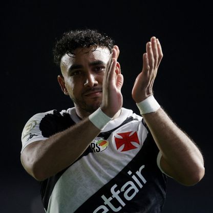 ديميتري باييت "منصة الصواريخ" يعتزل كرة القدم بخطاب مؤثر