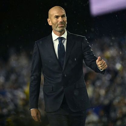 هل رفض زيدان عرضاً خيالياً من الهلال؟