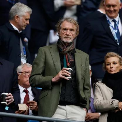 السير جيم راتكليف خلال مباراة بين مانشستر سيتي ومانشستر يونايتد بالدوري الإنجليزي - 14 سبتمبر 2025