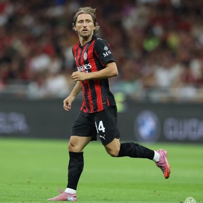 ميلان يهزم باري بكأس إيطاليا في بداية مظفرة للوكا مودريتش