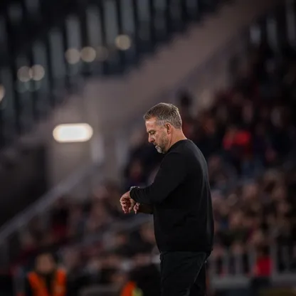 هانزي فليك من مباراة برشلونة وديبورتيفو ألافيس بالدوري الإسباني - 30 نوفمبر 2025