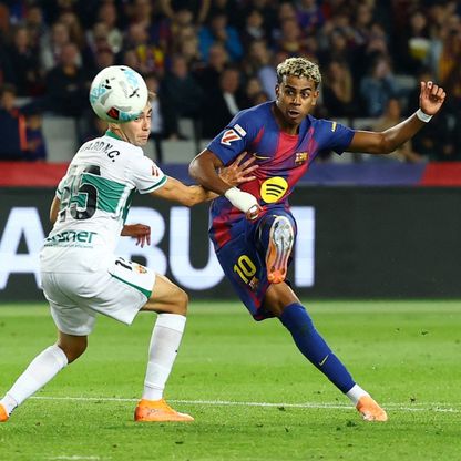 فليك: لامين يامال يلعب مع برشلونة رغم الشعور بالألم أحياناً