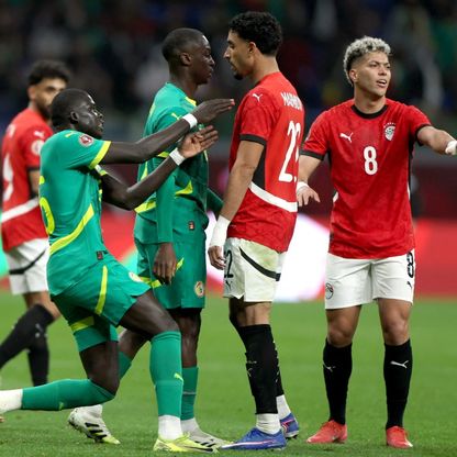 رقم سلبي لمصر.. دفاع السنغال يحرم صلاح ومرموش من التنفس