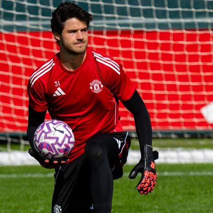 الأسطورة شمايكل مستاء من تعاقد مانشستر يونايتد مع الحارس لامينس