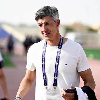 بعد جدل كبير.. الشباب يعلن رحيل المدرب ألغواسيل بالتراضي