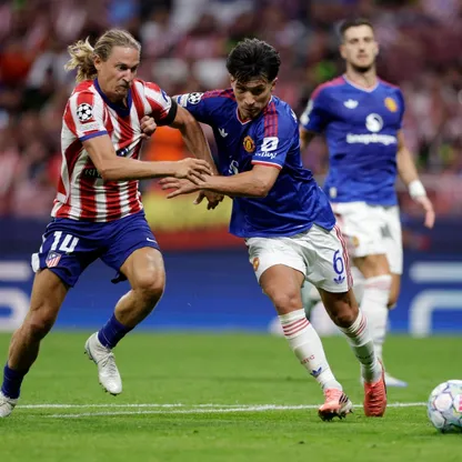 ليساندرو مارتينيز وماركوس يورنتي خلال مباراة أتلتيكو مدريد ومانشستر يونايتد بدوري أبطال أوروبا - 13 أكتوبر 2026
