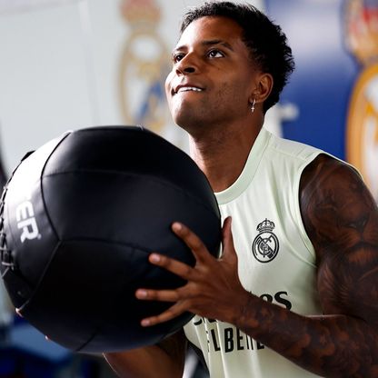 أول تعليق من رودريغو بعد ارتباط اسمه بمانشستر سيتي