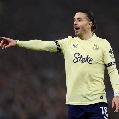 غريليش يثير الجدل من جديد في مانشستر.. صورة صادمة تشعل إنجلترا